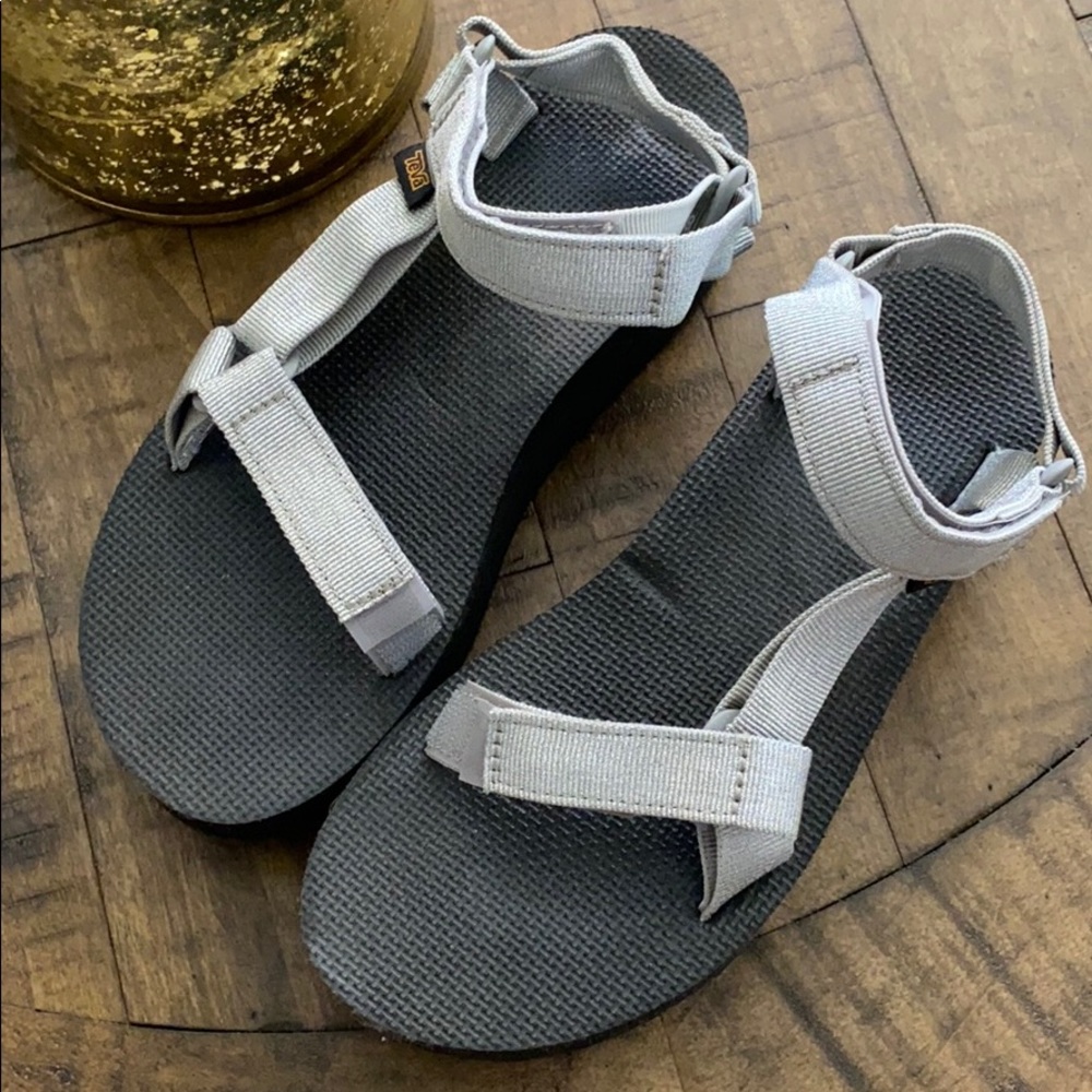 Women platform Tevas